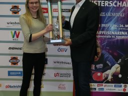 c_photo_plohe_d1514_stefanie krenmayer mit prasident wolfgang gotschke